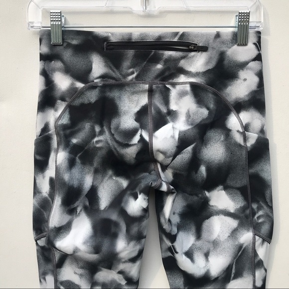 Lululemon Speed Up Crop 21"
Blush Blossom Alpine 6 - Picture 4 of 6